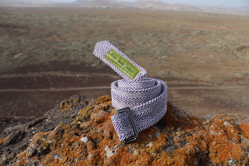 Cinturón unisex eco sostenible hecho a mano con tejido de cáñamo ecológico, natural, resistente, duradero y apto para veganos HempWear Canarias.
